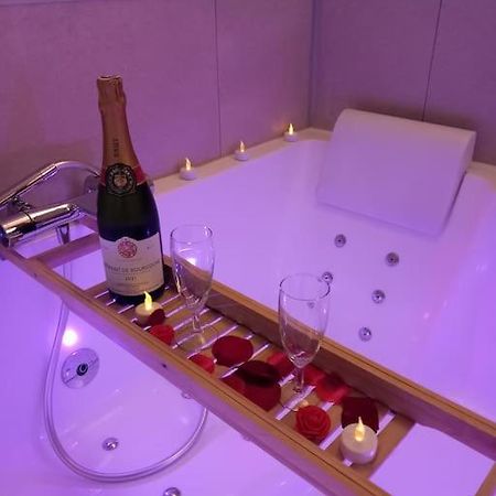 L'Atelier Des Reves Un Moment Magique Spa Prive Beaune  Exterior photo